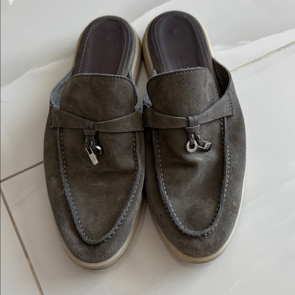 Women’s Gray Suede Babouche Loafers / Mules